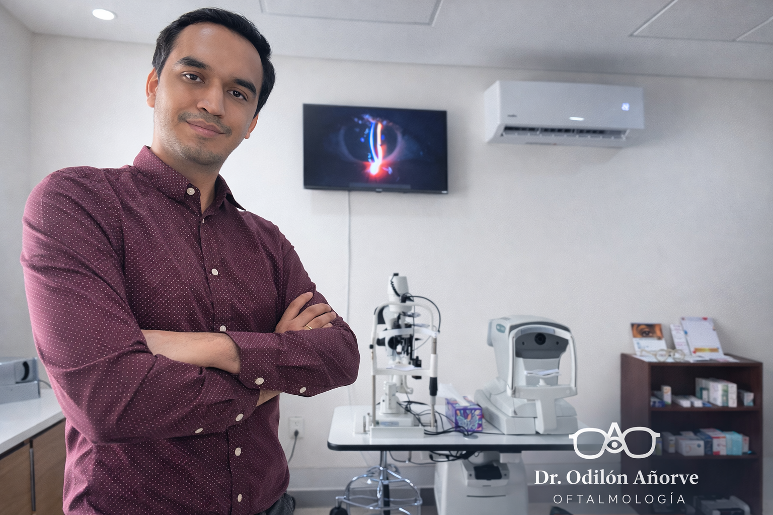 Dr. Añorve en el consultorio
